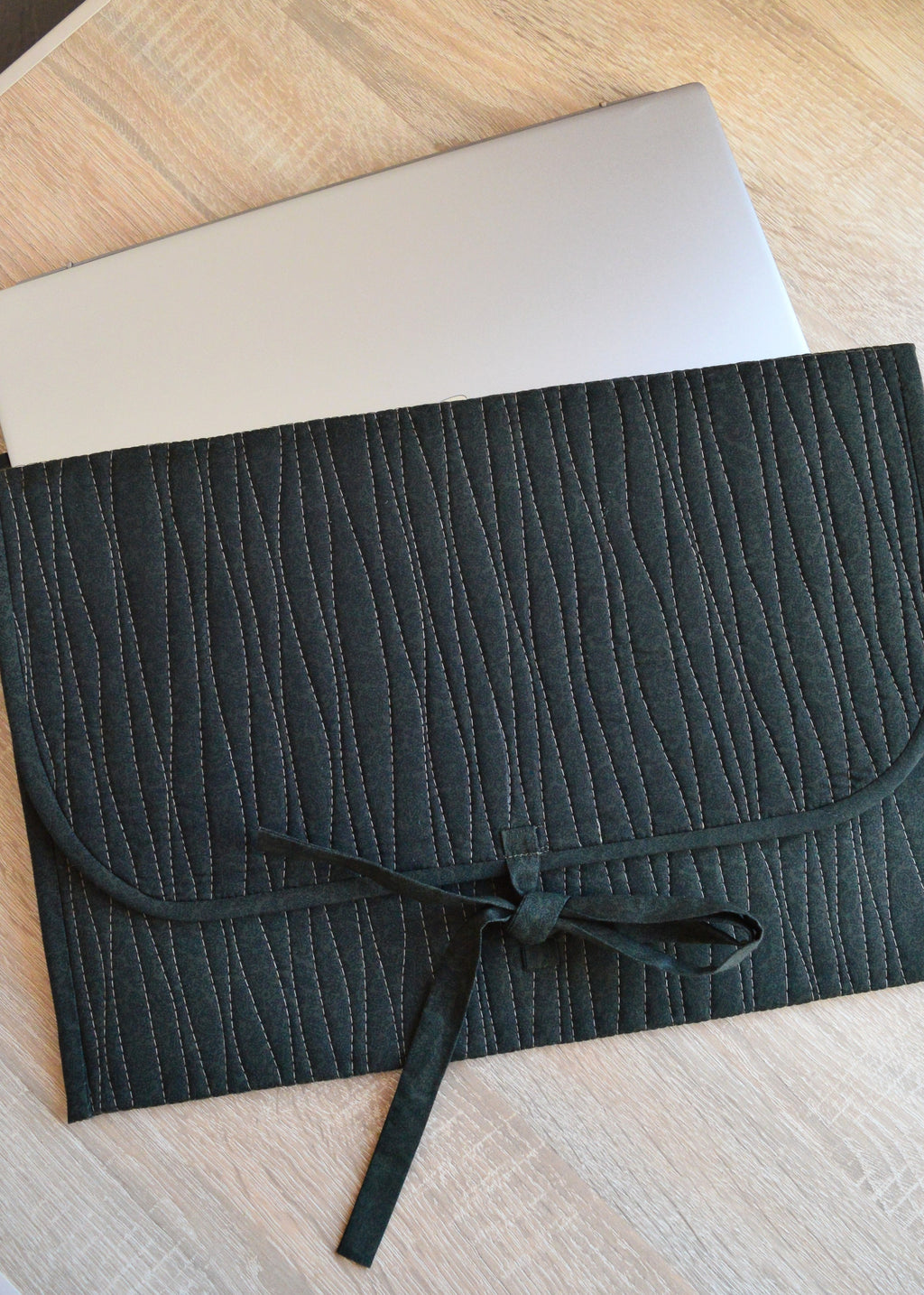 Minimalist Quilted Laptop Sleeve 13 14 inch | Dark Green Khaki Case
