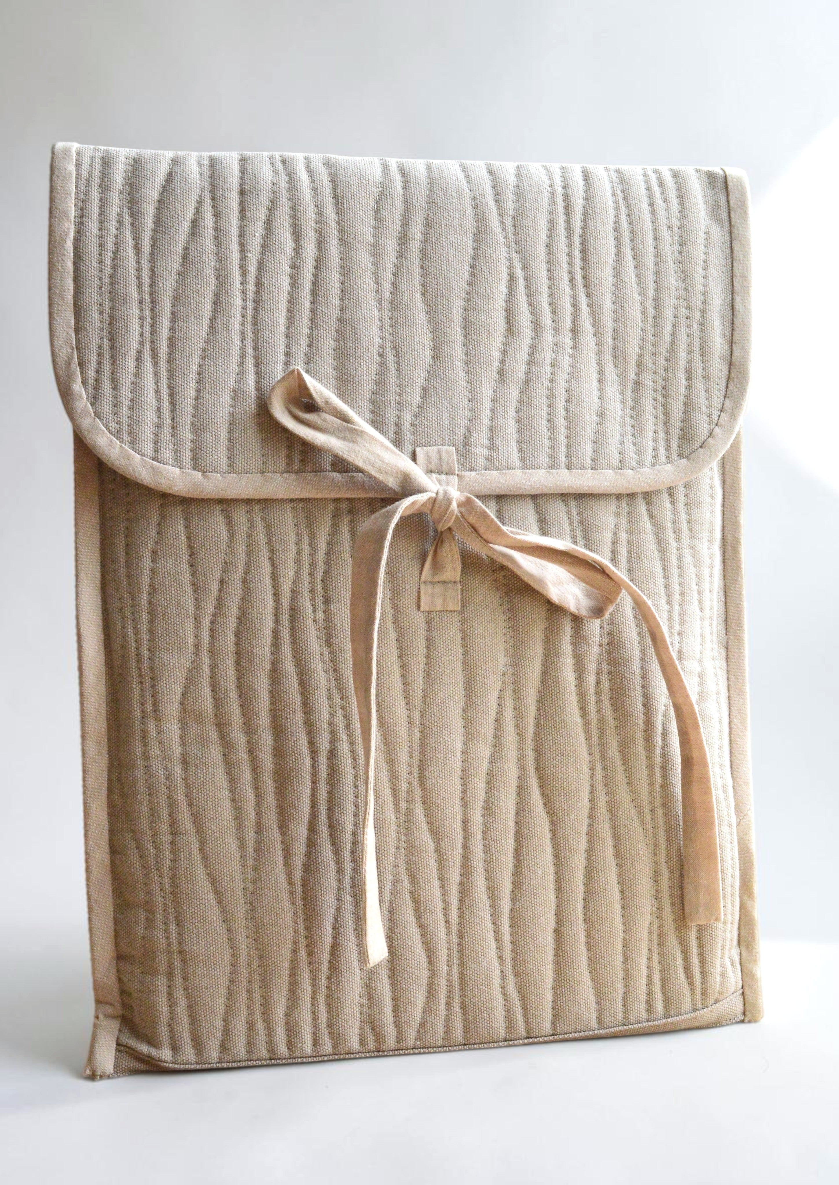 Minimalist Quilted Laptop Sleeve 13 14 inch | Beige Cotton Case